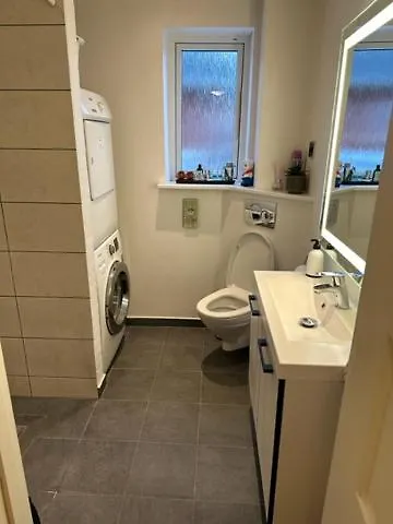 Bed & Kitchen