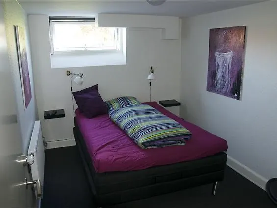 Bed & Kitchen לינה וארוחת בוקר